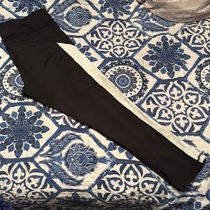 Zyia Cropped Leggings